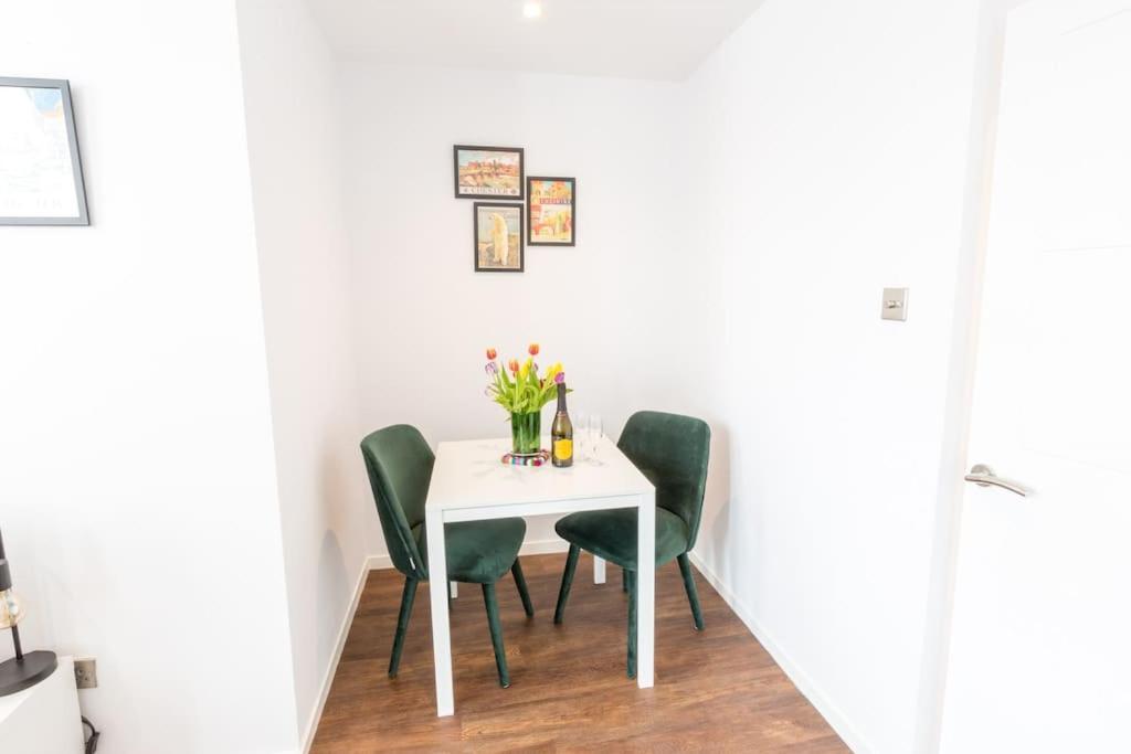 Chester Stays - Lovely Apartment In The Heart Of Chester With Free Parking Zewnętrze zdjęcie